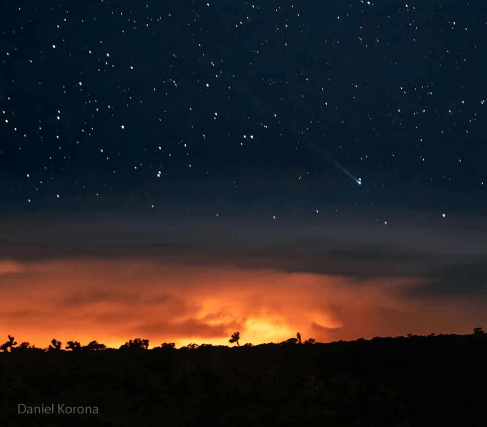 Comet C/2025 R2 (SWAN) with a greenish coma and faint dust tail, photographed by Daniel Korona in September 2025.